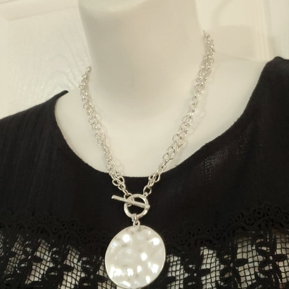 NEW SILVERTONE PENDANT WITH MULTI-LENGTH TOGGLE CHAIN NECKLACE